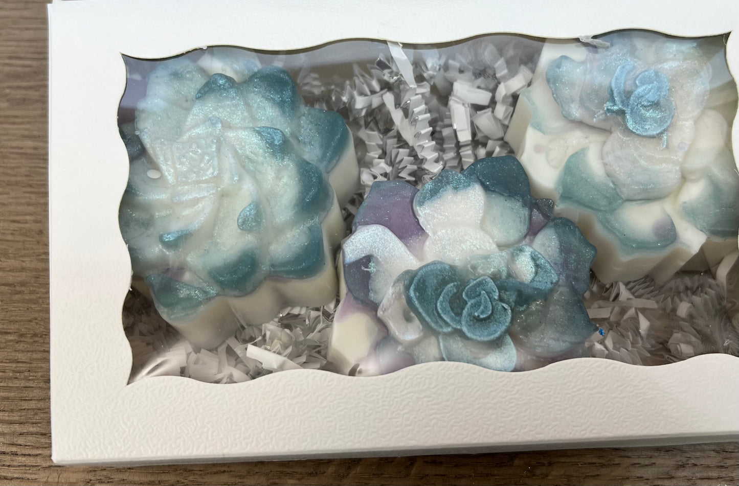 TOBACCO AND BAY LEAF GOAT MILK/HEMP SOAP GIFT SET OF 3 ROSES