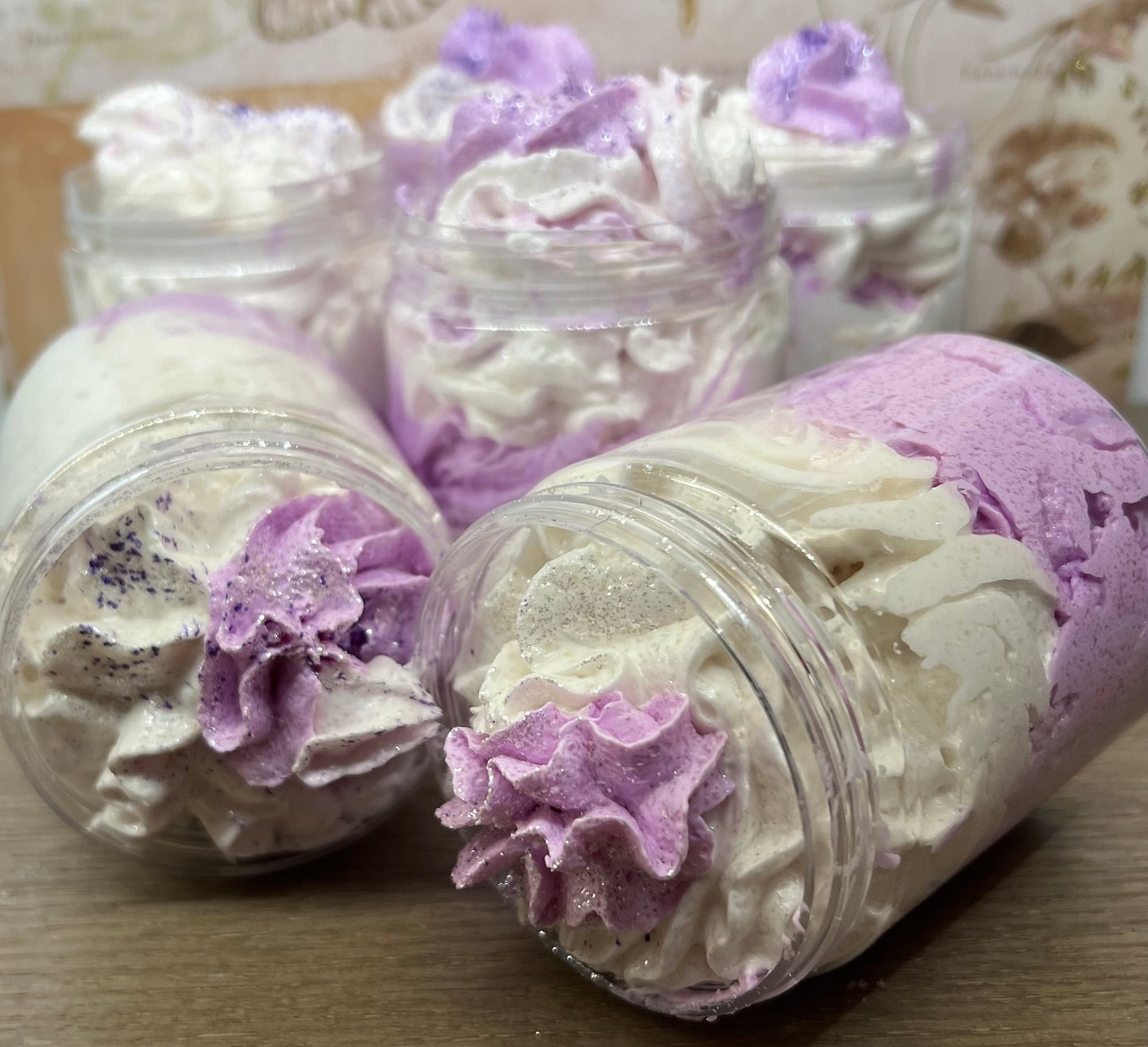 ESSENTIAL OIL LAVENDER FOAMING SURAG SCRUB.