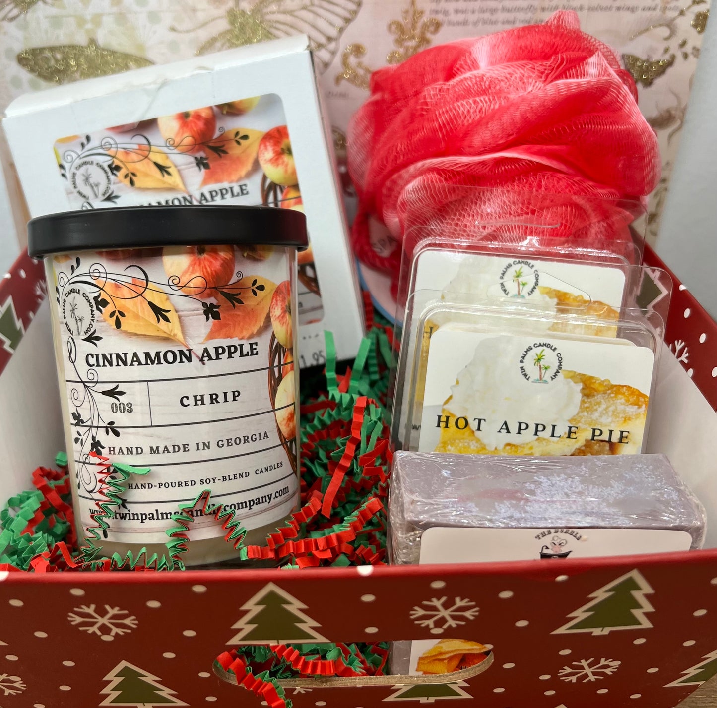 CHRISTMAS CINNAMON APPLE GIFT BASKET