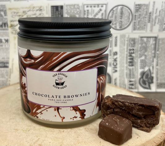 Chocolate brownies Parya-soy candle from The Bubble Bath Shop, featuring a cozy brown wax candle with a chocolate brownie scent.